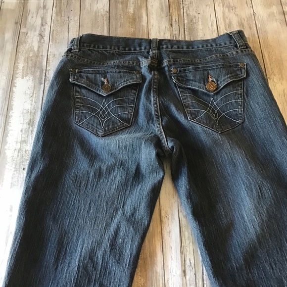 Boho DAISY FUENTES Jeans Cuffed Capris Blue Denim Embroidered Size 8 - Picture 5 of 5